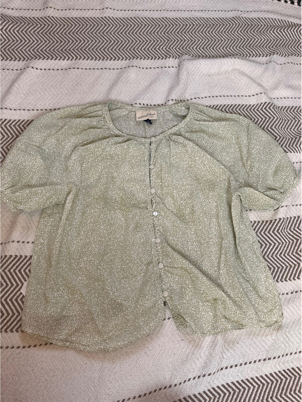 Universal Thread Women's Light Green Cotton Button-Up Blouse XS